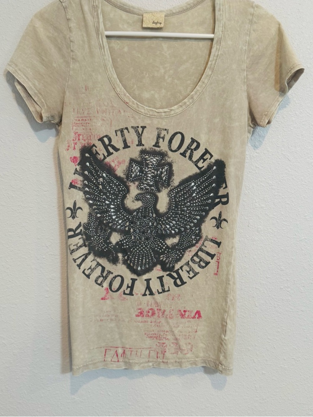 Buckle Daytrip Vintage Embellished TShirt Size Small